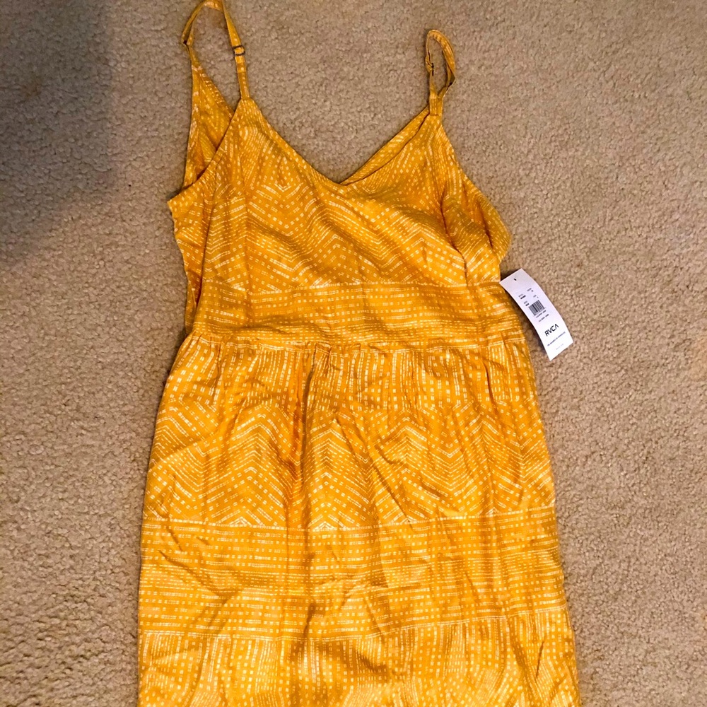 NWT RVCA Summer Dress!💛